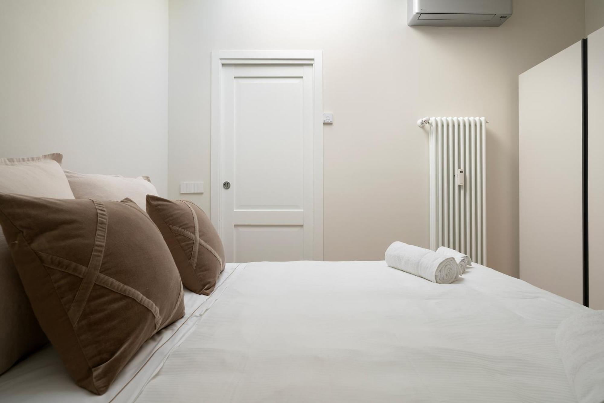 Luminoso Trilocale Certosa - Mirable Pm มิลาน ภายนอก รูปภาพ